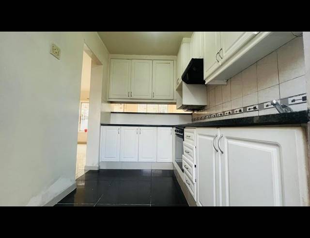 2 BEDROOM PROPERTY TO RENT IN FIELDS HILL